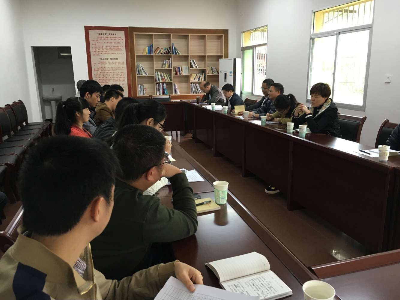 乐动网乐动（中国）召开纪念建局60周年座谈会.jpg